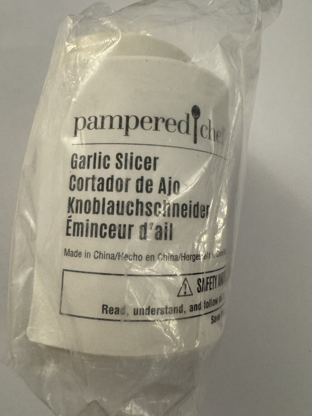 New Pampered Chef Garlic Slicer LF4